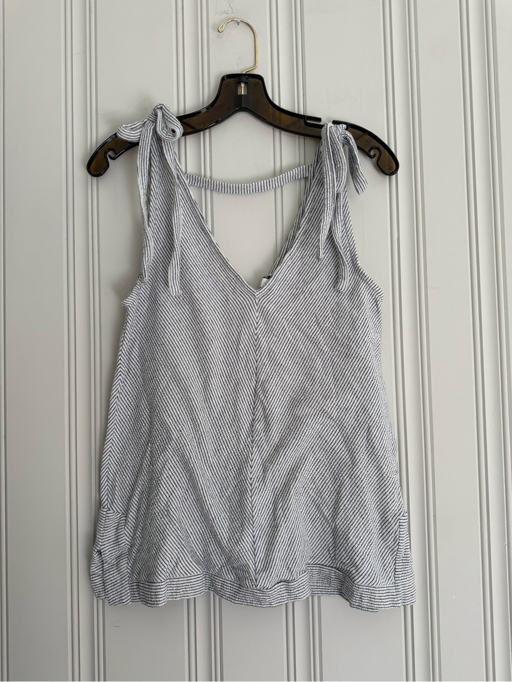 Lucky Brand Striped Tie-Shoulder V-Neck Tank Top - White/Gray